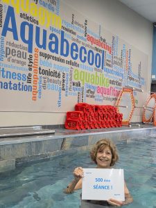 Cliente Aquabecool Jeanne célèbre sa 500ème séance d'aquagym et aquafitness, Aquabiking